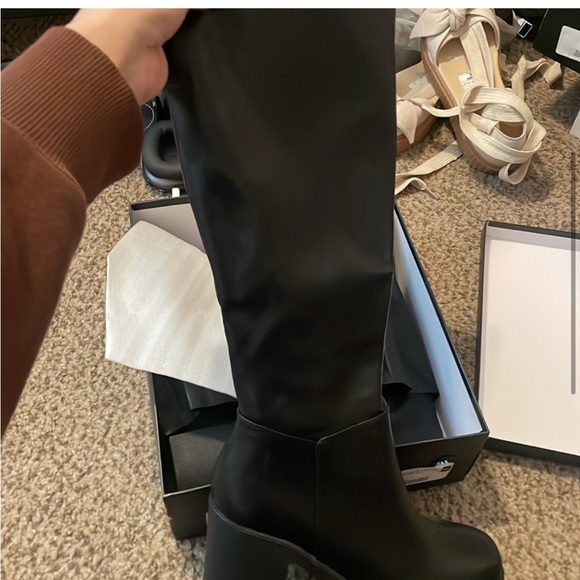 Lamoda SLICK NICKS PLATFORM KNEE HIGH BOOTS

NWT - Picture 4 of 6
